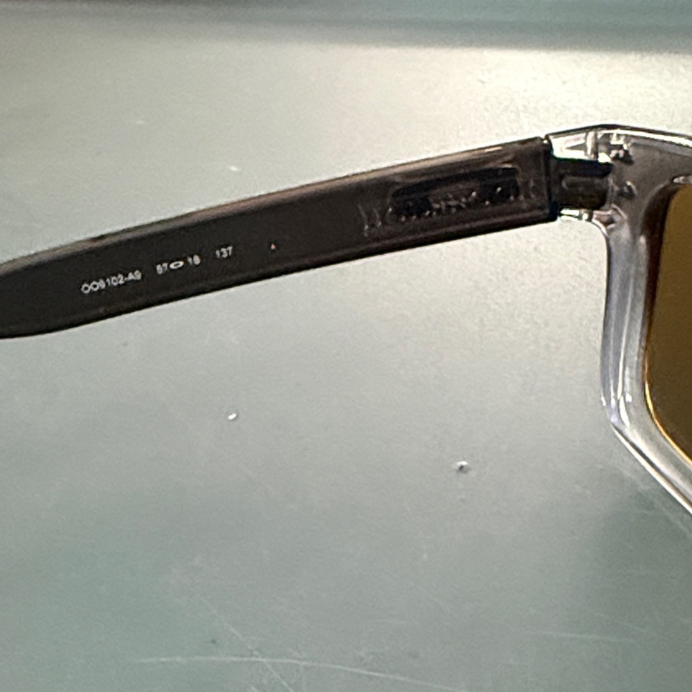 Oakley men’s Blue Lens Sunglasses - Picture 5 of 8